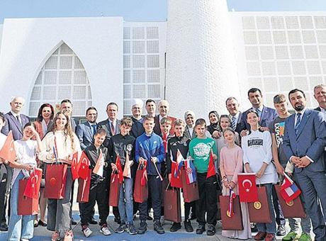 Kurtulmuş, Sisak Recep Tayyip Erdoğan İslam Kültür Merkezi’ni ziyaret etti