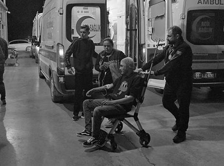 Adana'da iki grup arasında bıçaklı kavga: 2 yaralı