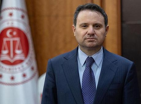 Adalet Bakanı Gürlek'ten CHP Genel Başkanı Özel hakkında suç duyurusu ve 1 milyon liralık tazminat davası