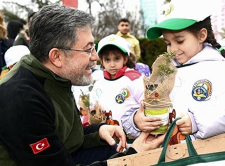 Bakan Yumaklı: Diktiğimiz her fidan yeşil vatanımızın birer parçası olacak
