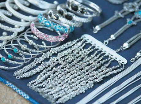 Gümüş sokağa taştı