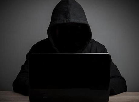 Hacker çetesine operasyon! Hem verileri hem paraları çalmışlar