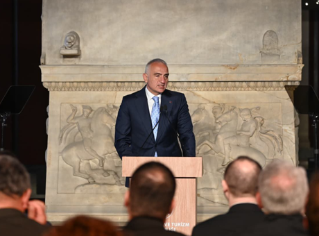 Bakan Ersoy: 'Yurt dışına kaçırılan 13 bin 451 tarihi eserin iadesi gerçekleştirildi'