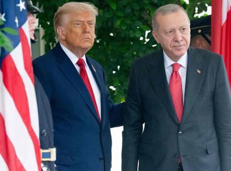 ABD Başkanı Trump, İran'la olan savaşta Türkiye'nin tavrına dikkat çekti! 'Ankara şahane, Erdoğan harika bir lider'