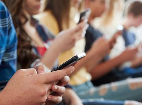 Bir ülke daha kararını verdi! 16 yaş altına sosyal medya yasaklandı