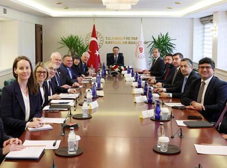 Bakan Bayraktar, Kanadalı şirket ile nükleer enerji iş birliğini görüştü