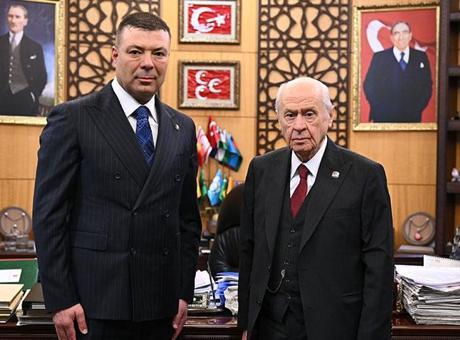 MHP'de İzzet Ulvi Yönter'in yerine Özgür Bayraktar atandı