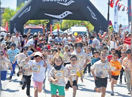 Tarihin içinde koşacaklar