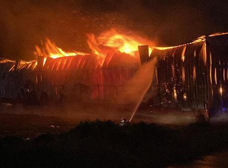 Osmaniye'de kağıt ve karton üretimi yapılan fabrikada yangın çıktı!