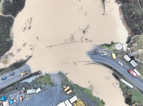 Batıda yağış 3 gün daha sürecek, doğu karlı! Sağanak ve fırtına nefes aldırmadı