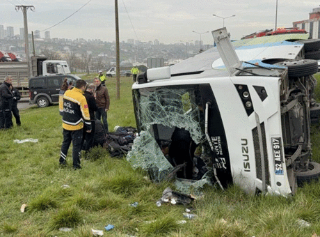 Samsun'da otobüs yan yattı: 9’u öğrenci, 11 yaralı