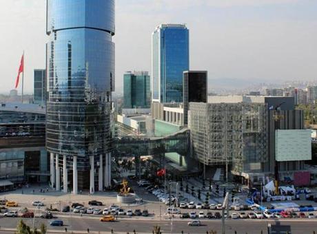 Ankara'da bir AVM'den 'hafta sonu' kararı! 18 yaş altındakilerin girişleri yasaklandı