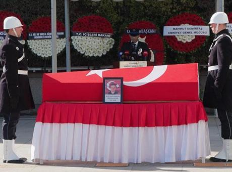 Şehit polis Mustafa Aydın için İstanbul Emniyet Müdürlüğü'nde tören