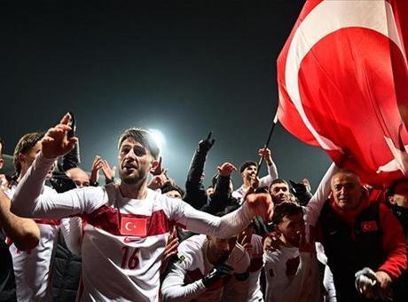 Dünya Kupası'na katılma hakkı kazanan A Milli Takımı'na tebrik mesajları