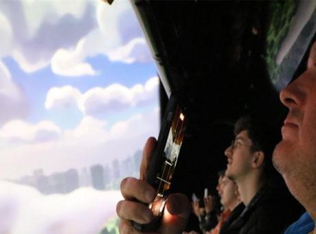 Türkiye’de bir ilk! Uçan sinemaya yoğun ilgi gösterildi