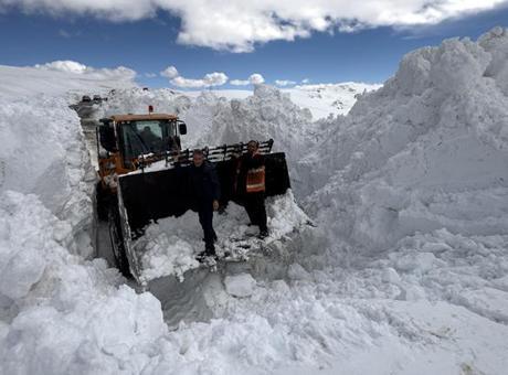 4 aydır kar nedeniyle kapalı olan Ardahan-Ardanuç kara yolu ulaşıma açıldı