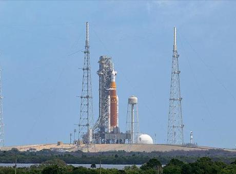 50 yılın ardından bir ilk! NASA Orion uzay aracını Ay'a fırlattı