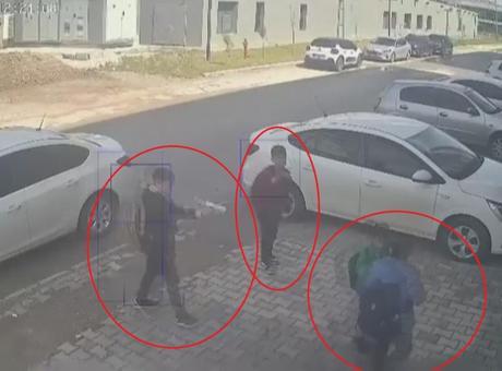 11 yaşındaki çocuğa okul yolunda dehşet! 3 akranı 'para ver lan' diyerek önünü kesti