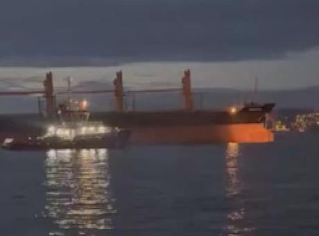 Son Dakika: İstanbul Boğazı gemi arızası nedeniyle çift yönlü trafiğe kapatıldı