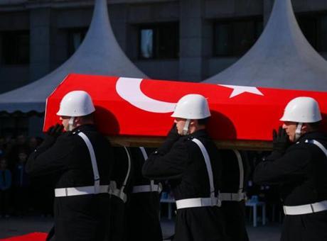 Bakan Gürlek'ten trafik kazasında şehit düşen polis memuru için taziye mesajı