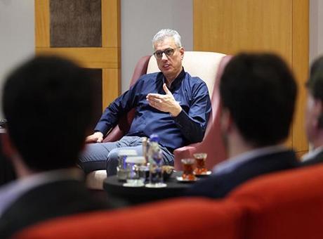 Bakan Memişoğlu, sağlık sektörünün temsilcileriyle bir araya geldi! 'Yeni yönetmelikleri ele aldık'