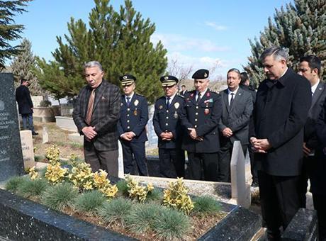 İçişleri Bakanı Çiftçi'den Neşet Ertaş'ın kabrini ziyaret