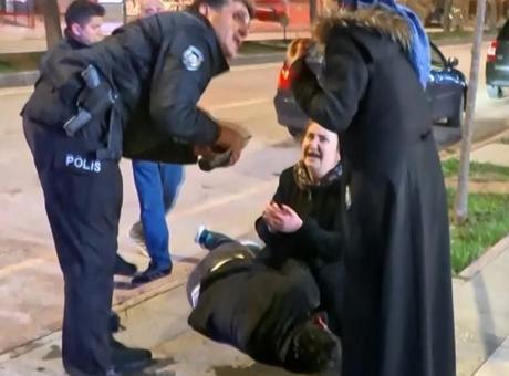 Aksaray'da 'Yan baktın' dehşeti! Acılı annenin feryadı yürekleri dağladı: Oğlum ölüyor