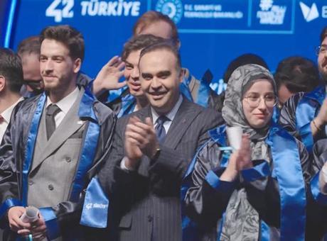 42 Türkiye Yazılım Okulları ilk mezunlarını verdi