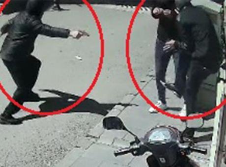 Sokak ortasında kurşun yağmuru! Silahlı saldırıya bardakla karşılık verdi