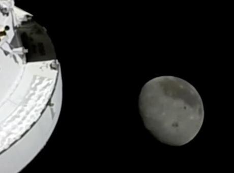 İnsanlık tarihinde yeni rekor! Artemis II mürettebatı Dünya’dan en uzak noktaya ulaştı