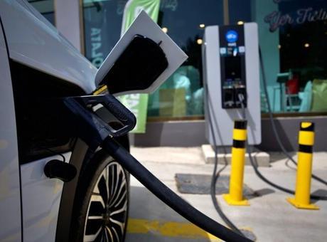 Türkiye'de satılan otomobillerin yarısı elektrikli ve hibrit araçlardan oluştu