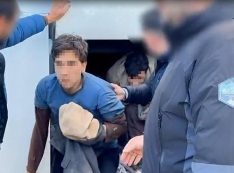 Yozgat’ta operasyon: Yolcu otobüsünün bagajında 53 kaçak göçmen yakalandı