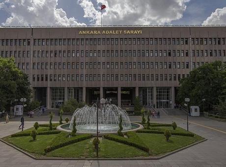 Polise yapılan saldırı üzerinden bilgi kirliliği! 14 sanal medya hesabına erişim engeli