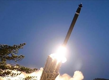 Kuzey Kore Doğu Denizi'ne 'tanımlanamayan bir roket' fırlattı!