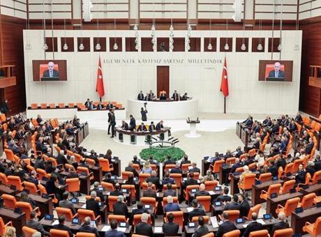 Doğum izni ve sosyal medya düzenlemesi teklifinin 6 maddesi TBMM'de kabul edildi