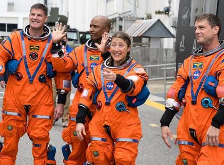 Zorlu yolculuk sona erdi, hazırlıklar başladı! Artemis II mürettebatı Dünya'ya dönüyor