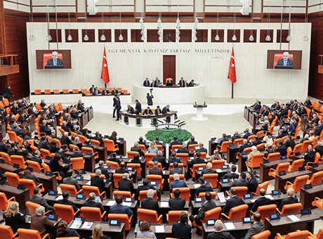 TBMM'de yeni düzenlemeler görüşülecek! Doğum izni uzuyor, sosyal medya ve oyunlara yeni kurallar geliyor