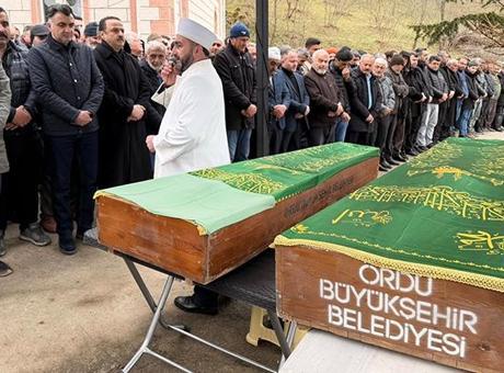 Ordu’da yürek yakan kaza! Baba ve öğretmen kızı gözyaşlarıyla toprağa verildi