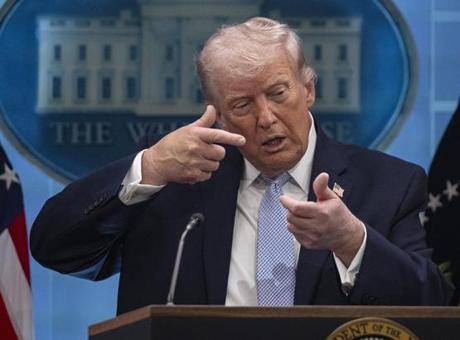 Trump, köprüleri bir kez daha attı! ‘Çin dahil yakaladığımız ülkeye ağır vergi uygulayacağız’