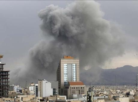 Saldırıların İran'a maliyeti belli oldu! Savaş tazminatı yeniden gündemde