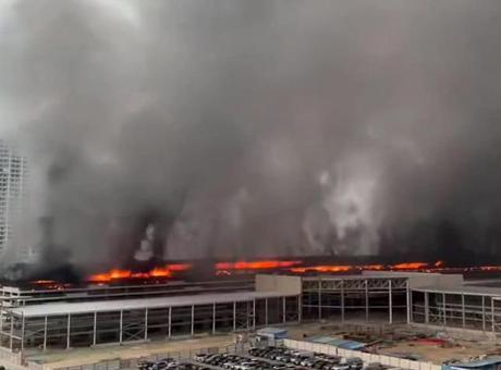 Çin'de araç fabrikasında büyük yangın! BYD'den açıklama geldi