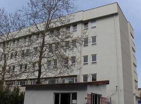 Ataşehir'de ortaokul kantininde zehirlenme iddiası: 26 öğrenci hastaneye kaldırıldı