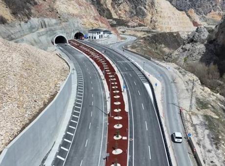 Yeni otoyol ve tünel yarın hizmete giriyor! Yol süresi 15 dakikaya düşecek