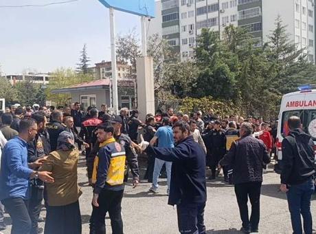 Kahramanmaraş’ta okulda silah sesleri! Olay yerinden sıcak görüntüler...