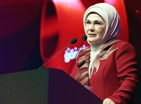 Emine Erdoğan: Bugün, milletçe birlik ve beraberlik içinde olmamız gereken bir gündür