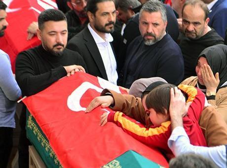 Kahramanmaraş'taki okul saldırısı! Hayatını kaybeden Zeynep Kılıç’ın annesinin sözleri yürekleri dağladı: 'Ablan cennete gitti oğlum'