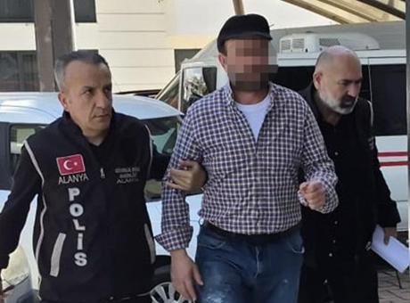 Alanya'da sosyal medyadan Cumhurbaşkanı'na hakaret eden şüpheli tutuklandı