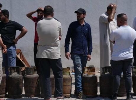 Fiyatlar katlandı, uzun kuyruklar oluşmaya başladı! Irak'ın başkentinde tüp krizi