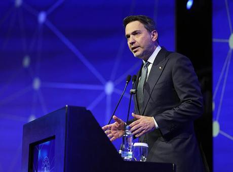 Hedef: Yeni enerji mimarisi... Bakan Bayraktar: Daha dirençli daha esnek bir piyasa hedefliyoruz