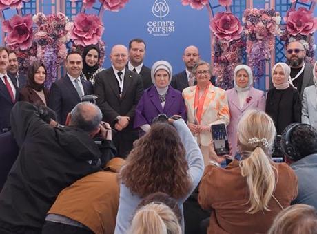 Cemre Çarşısı’nın kapıları Galataport'ta iyiliğe açıldı